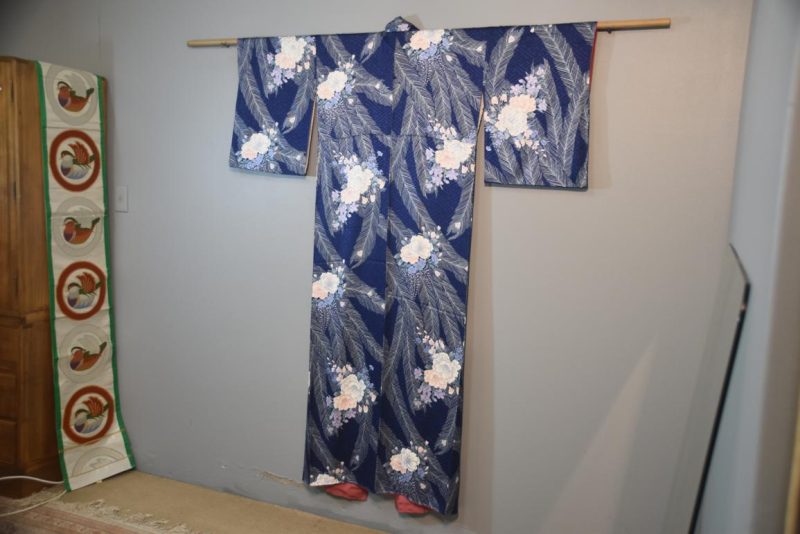 Peacock Feather and Flowers Japanese Vintage Silk Kimono - Image 6