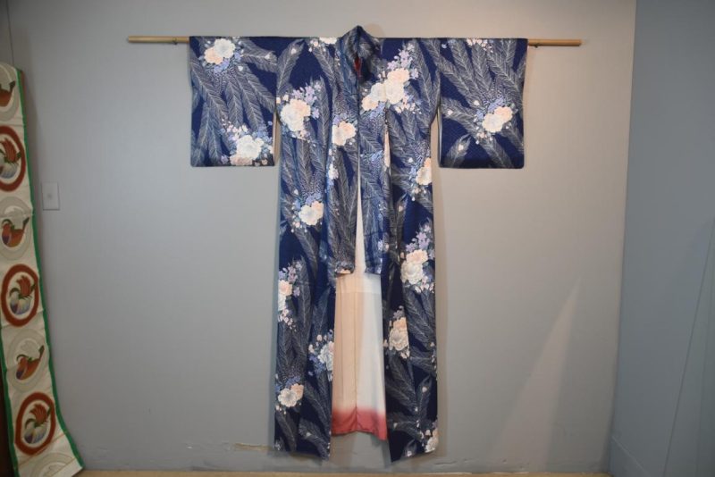 Peacock Feather and Flowers Japanese Vintage Silk Kimono - Image 4