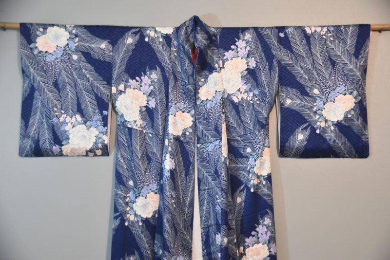 Peacock Feather and Flowers Japanese Vintage Silk Kimono - Image 5