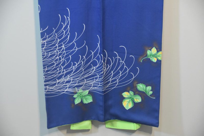 Chrysanthemum Blue Japanese Vintage Silk Kimono - Image 6