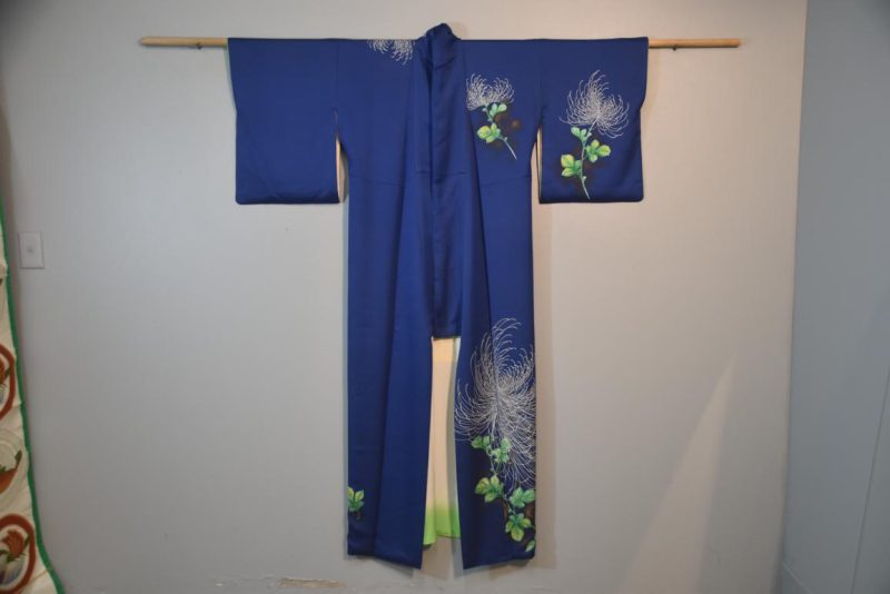 Chrysanthemum Blue Japanese Vintage Silk Kimono - Image 3