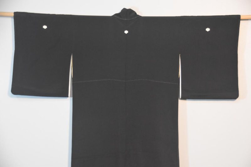 Embroidered Japanese Vintage Silk Kimono - Image 9