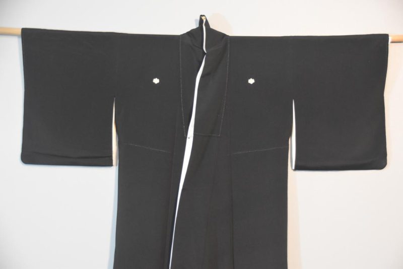 Embroidered Japanese Vintage Silk Kimono - Image 13