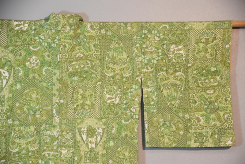 Fine Detail Japanese Silk Kimono - Image 3