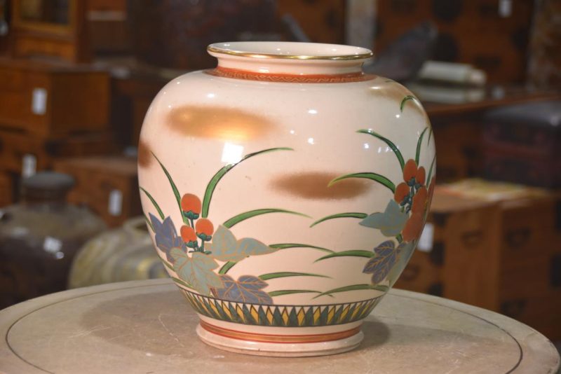 Kutani Pottery Vase Width:300mm - Image 5