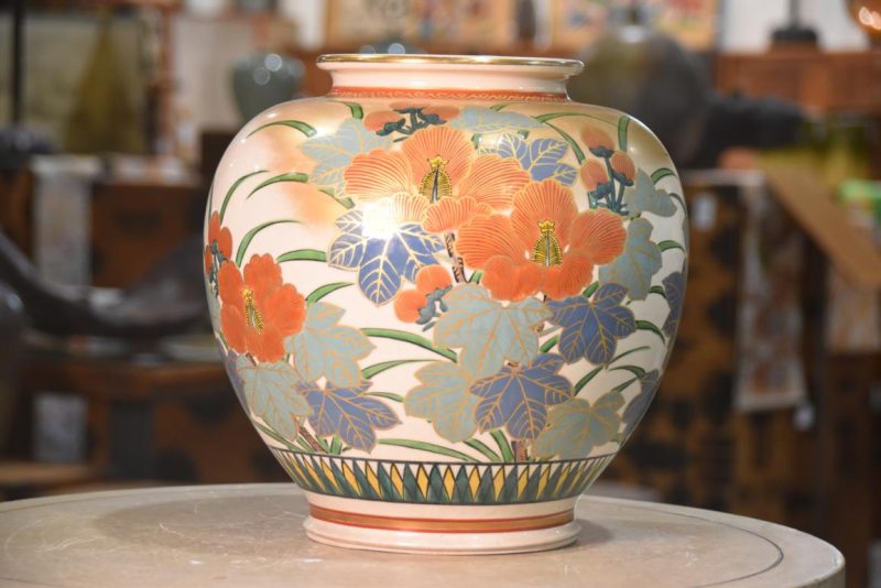 Kutani Pottery Vase Width:300mm - Image 3