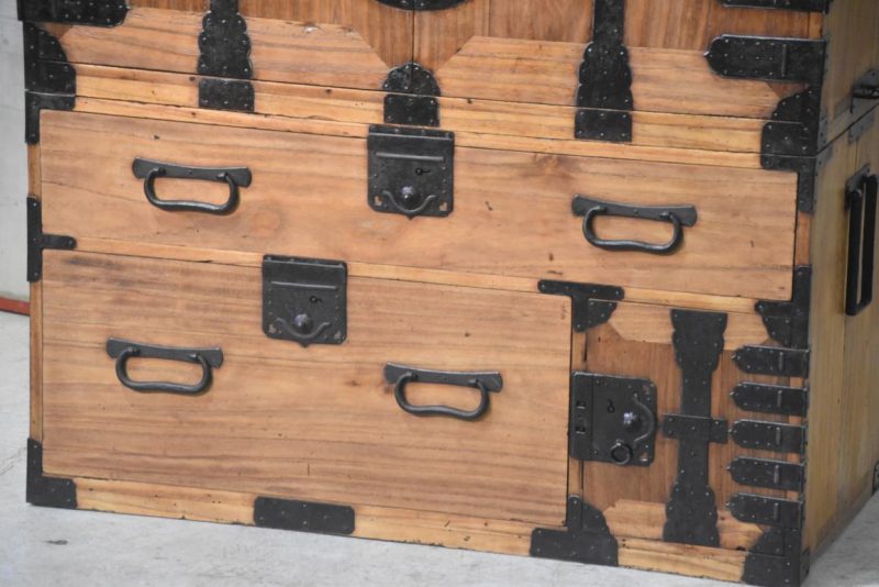 Antique Japanese Kannon Biraki Isho Tansu Clothing Chest 2 Sections Width:910mm - Image 5