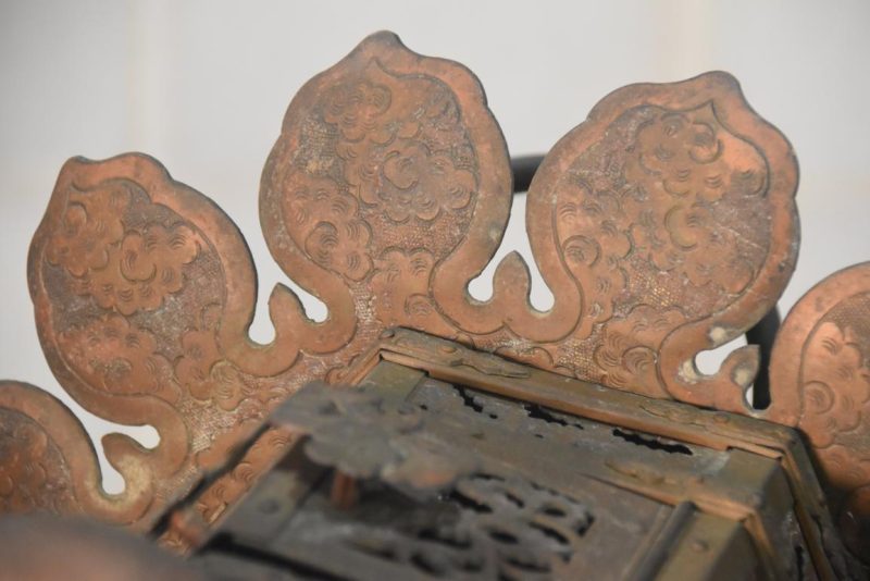 Pair of Temple Hanging Lanterns Width:610mm - Image 9