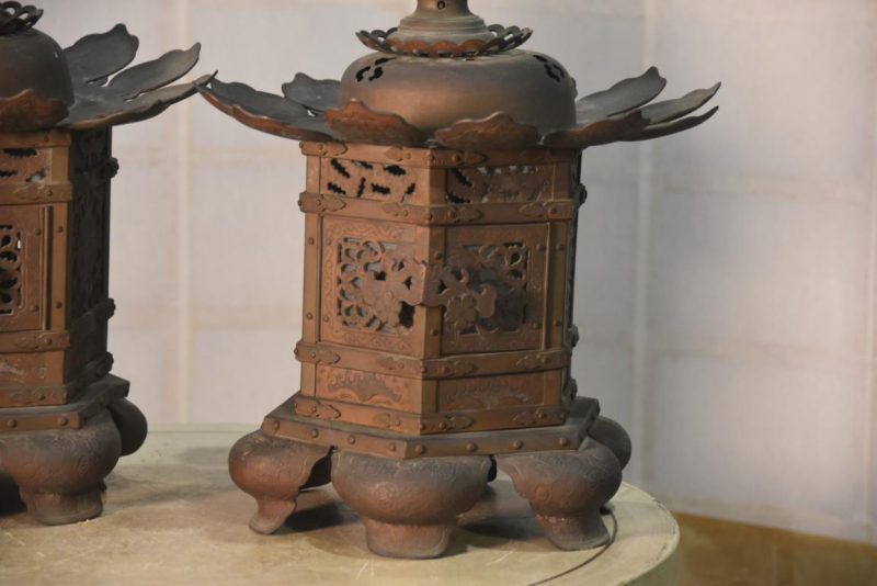 Pair of Temple Hanging Lanterns Width:610mm - Image 4