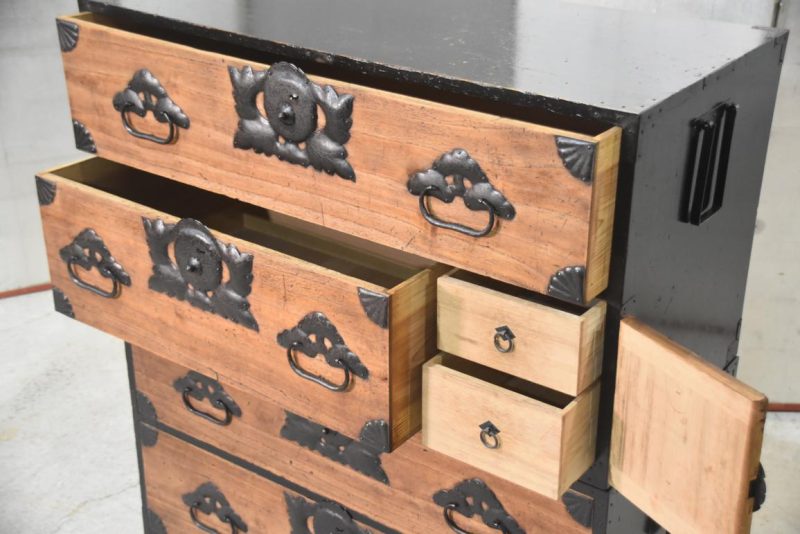 Antique Clothing Chest 2 Section Width:910mm - Image 9