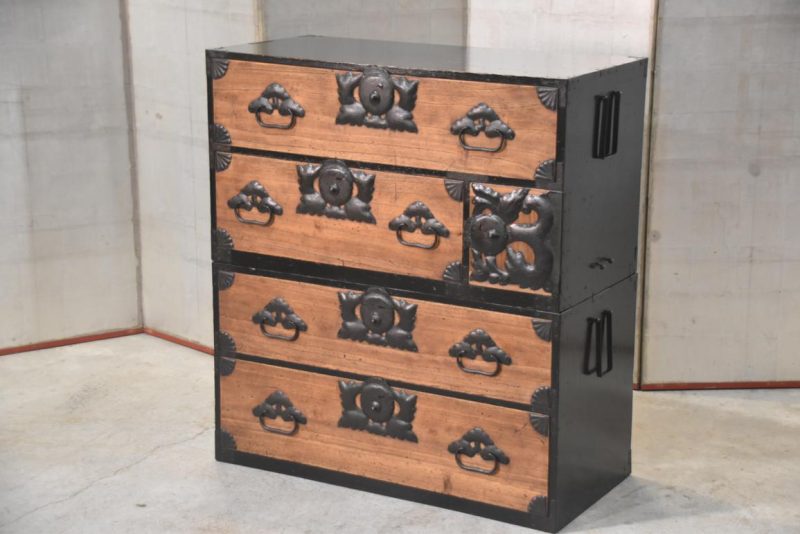 Antique Clothing Chest 2 Section Width:910mm - Image 4