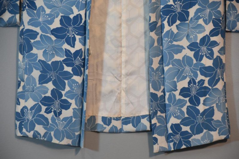 Blue and White Japanese Silk Haori Jacket - Image 10