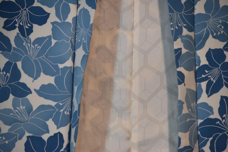 Blue and White Japanese Silk Haori Jacket - Image 4