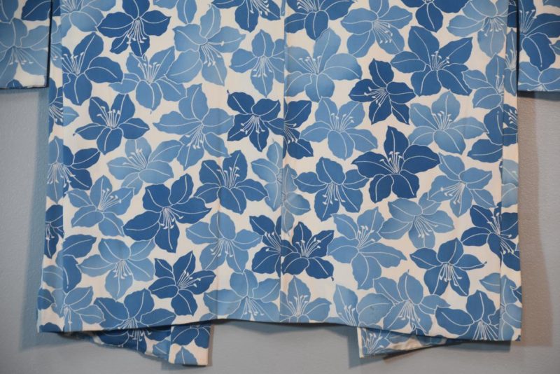 Blue and White Japanese Silk Haori Jacket - Image 7