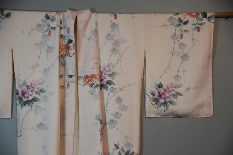 Roses Japanese Vintage Silk Kimono - Image 4