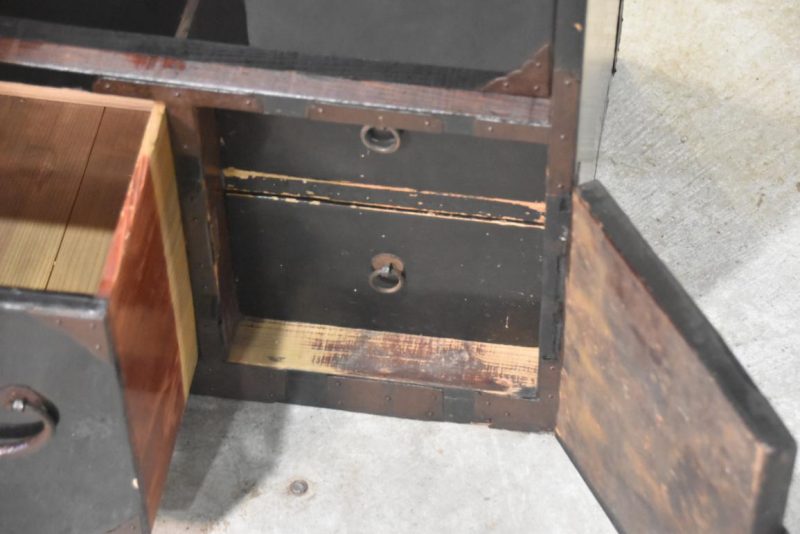 Antique Japanese Black Lacquer Clothing Chest Width:870mm - Image 8