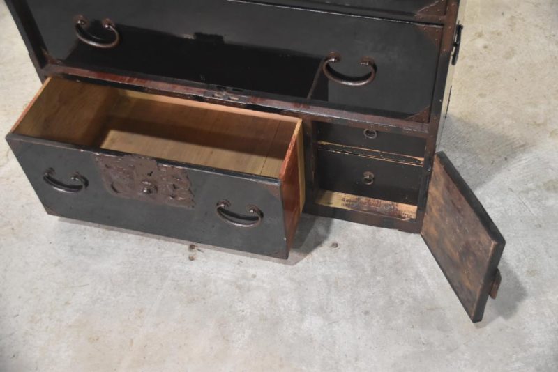 Antique Japanese Black Lacquer Clothing Chest Width:870mm - Image 7
