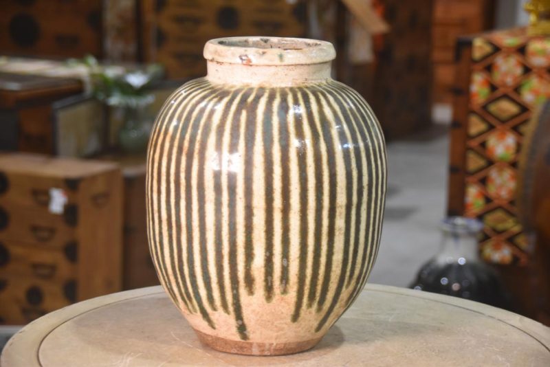 Shigaraki Drip Glaze Tsubo Urn Height:320mm - Image 5