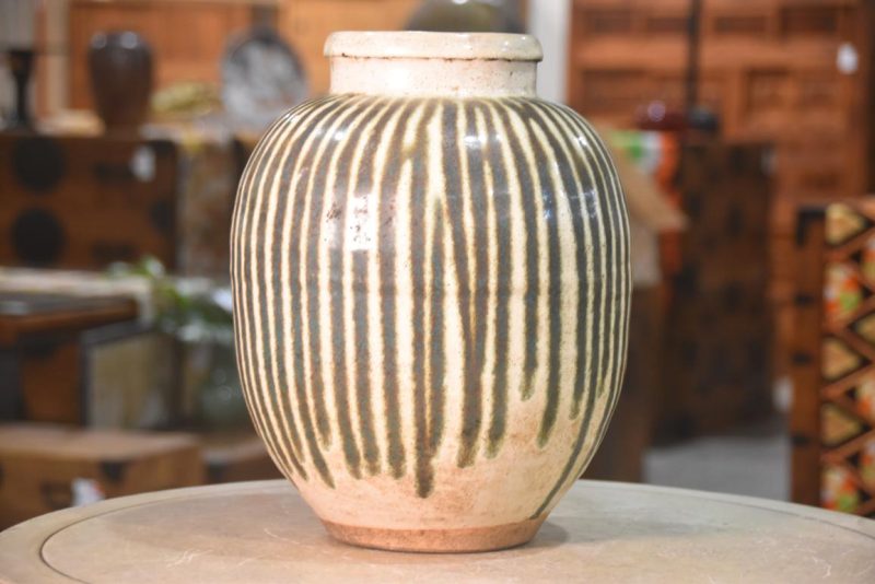Shigaraki Drip Glaze Tsubo Urn Height:320mm - Image 3