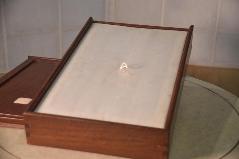 Suiban Ikebana Vase in a Chinese Box - Image 3