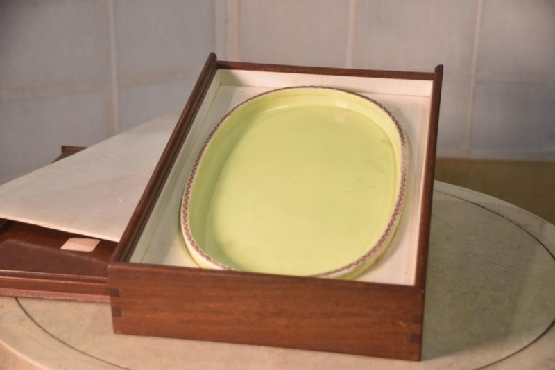 Suiban Ikebana Vase in a Chinese Box