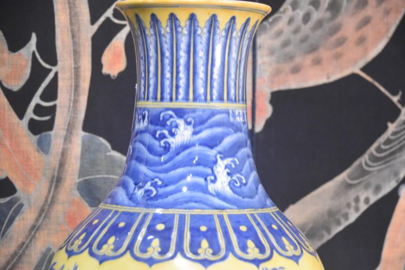 Chinese Ceramic Vase Height:560mm - Image 4