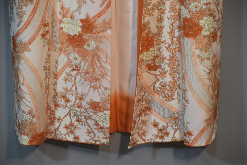 Japanese Silk Vintage Kimono Apricot and Cream Crepe - Image 7