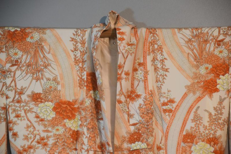 Japanese Silk Vintage Kimono Apricot and Cream Crepe - Image 6