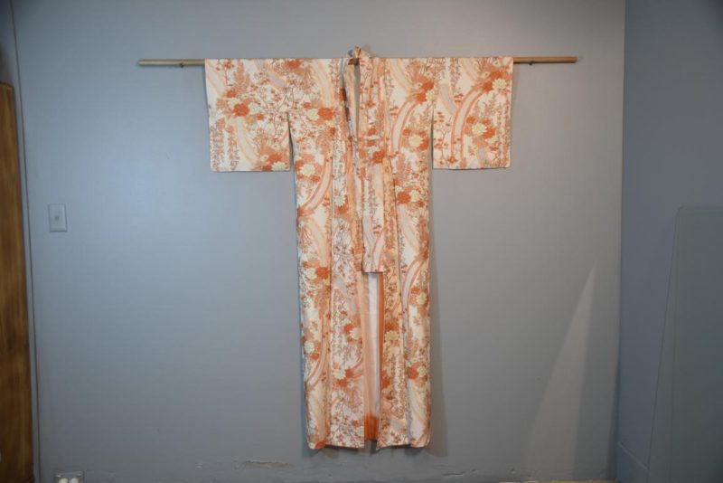 Japanese Silk Vintage Kimono Apricot and Cream Crepe - Image 5
