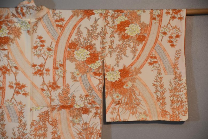 Japanese Silk Vintage Kimono Apricot and Cream Crepe - Image 3