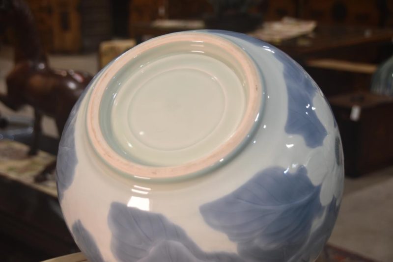 Japanese Porcelain Camellia Vase Width360mm - Image 6