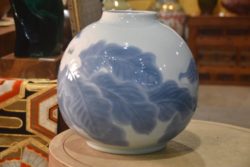Japanese Porcelain Camellia Vase Width360mm - Image 3