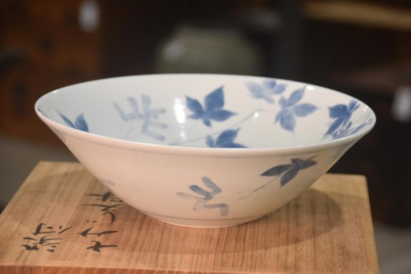 Blue and White Porcelain Bowl decorated with Maple Leaves Width:245mm - Image 5