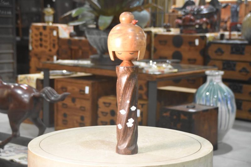 Unusual Japanese Kokeshi Doll Height:430mm