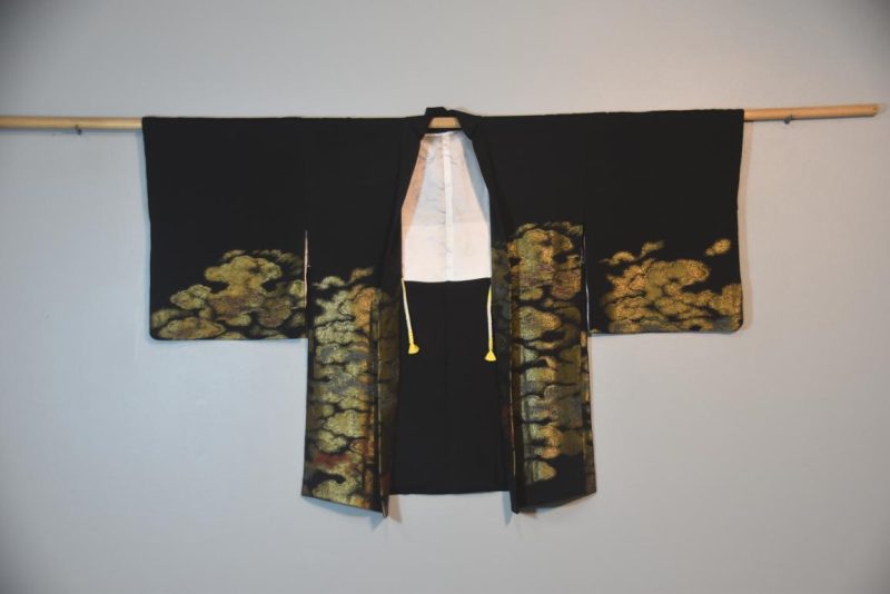 Metallic Gold Clouds Vintage Silk Haori Jacket - Image 5