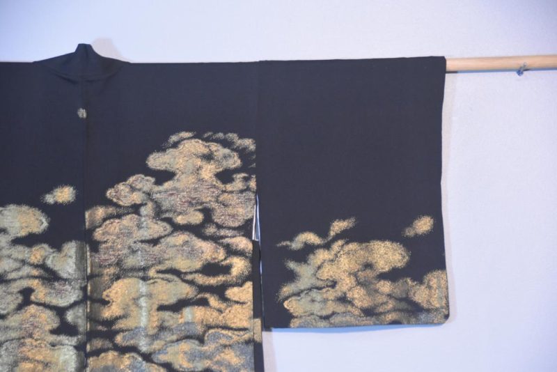 Metallic Gold Clouds Vintage Silk Haori Jacket - Image 3