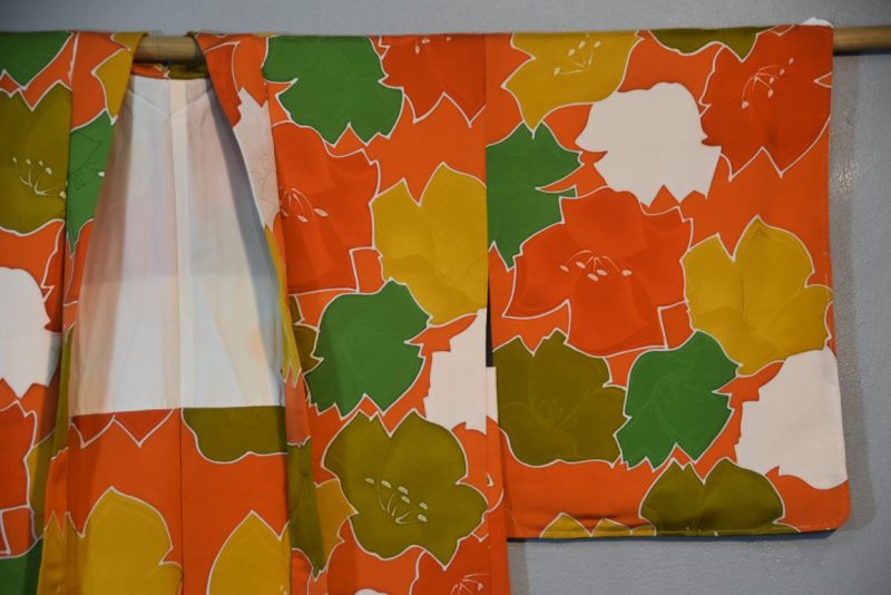Dynamic Floral Vintage Silk Haori Jacket - Image 4