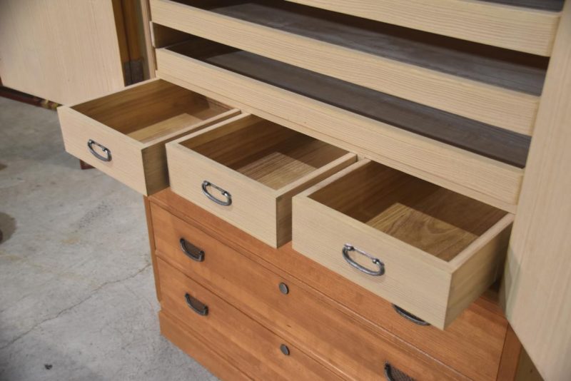 Japanese Vintage Kamo Wedding Chest (2 Sections) Width:1060mm - Image 15