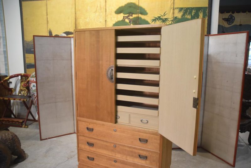 Japanese Vintage Kamo Wedding Chest (2 Sections) Width:1060mm - Image 12