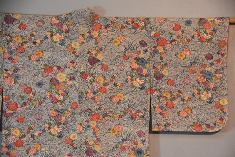 Japanese Silk Crepe Vintage Kimono - Image 3