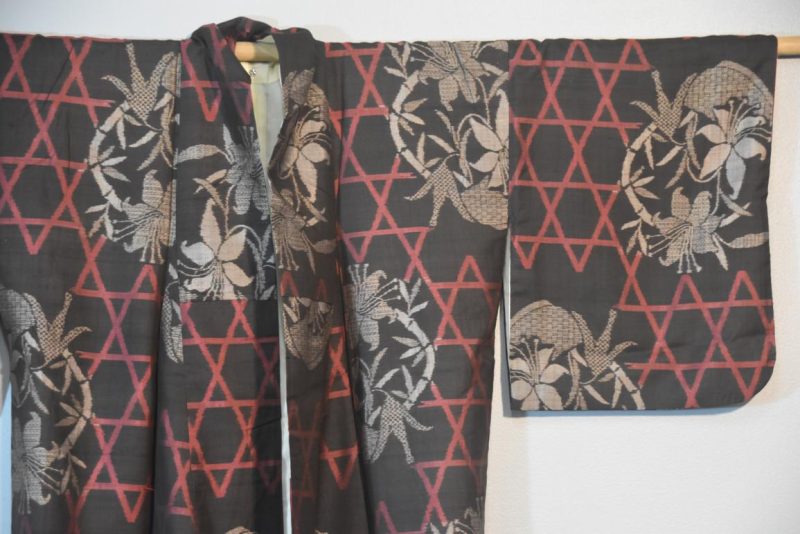 Japanese Silk Oshima Vintage Kimono - Image 4