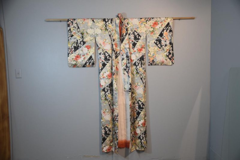 Japanese Silk Vintage Kimono - Image 5