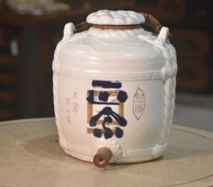 Japanese Ceramic Sake Keg Height:260mm