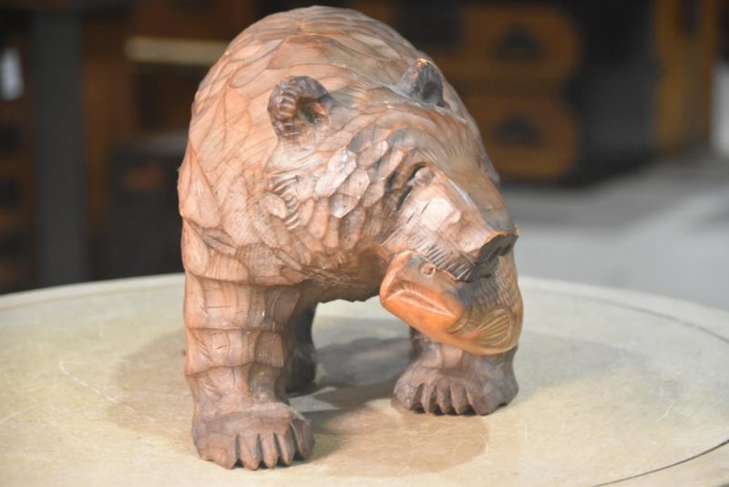Carved Wooden Hokkaido Bear and Salmon Width:360mm - Image 4