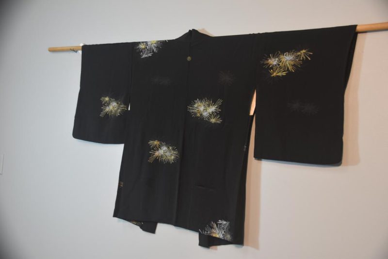 Silk Haori Jacket with Lacquered Metallic Thread - Image 4