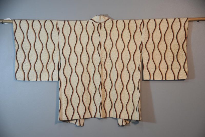 Wavy Lines Silk Vintage Haori Jacket - Image 5