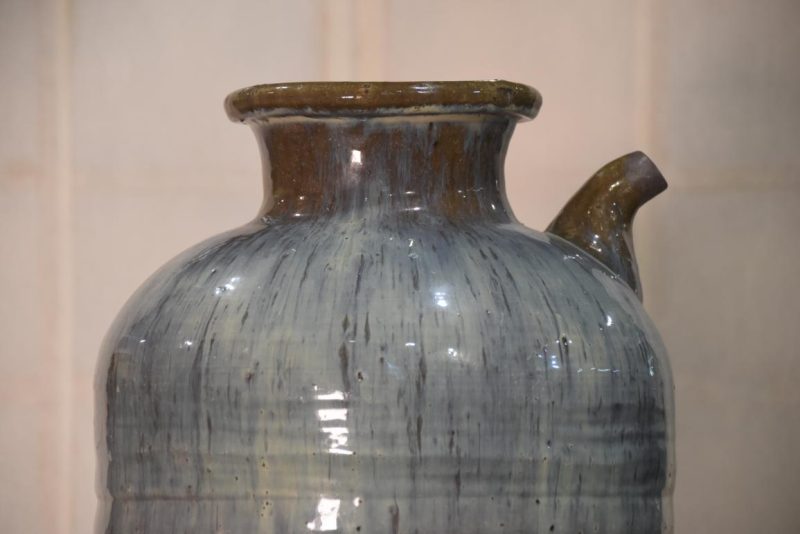 Shigaraki Drip Glaze Tsubo Urn Height:280mm - Image 3