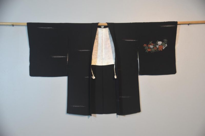 Black Lacquer Thread Silk Vintage Haori - Image 5