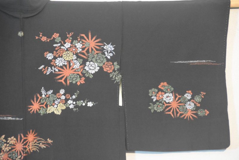 Black Lacquer Thread Silk Vintage Haori - Image 2