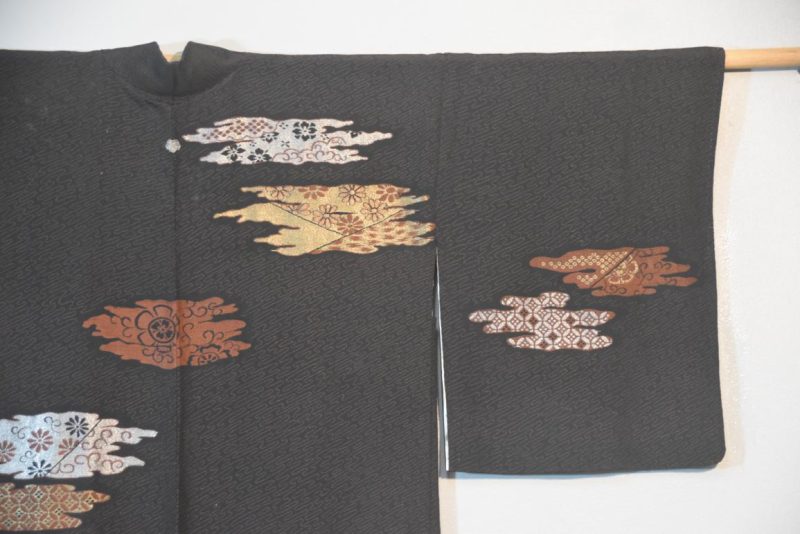 Silk Haori Jacket with Lacquered Metallic Thread - Image 3